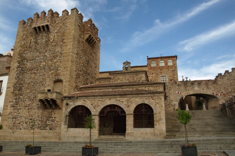 Caceres - Torre de Bujaco y Arco de la Estrella. (Foto: CC/Flickr.com | Antonio M. Mora García)