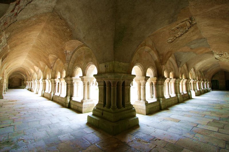 cloisters. (Foto: CC/Flickr.com | Holly Hayes)