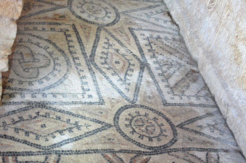 Floor of the rectangular apse of the pre-Euphrasian basilica 5th cent. . (Foto: CC/Flickr.com | Dick Stracke)