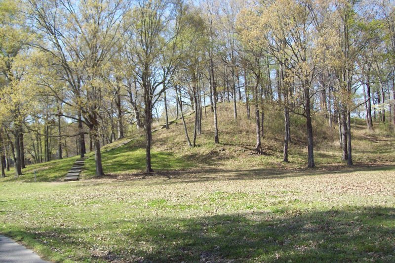 Mound at Poverty Point. (Foto: CC/Flickr.com | kniemla)