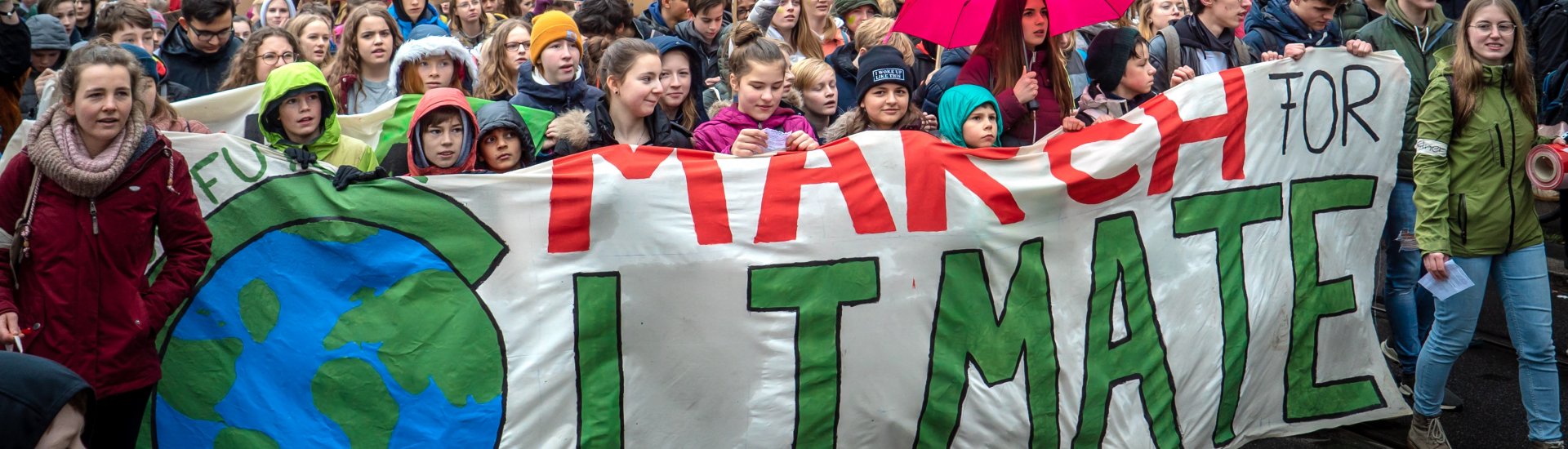 Jongeren demonstreren tegen klimaatverandering in Bonn, Duitsland. (Foto: Mika Baumeister | Unsplash.com)