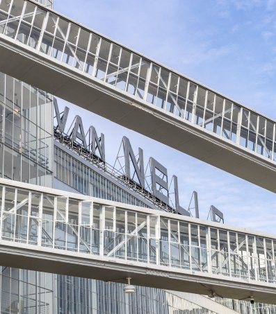 Brug van de Van Nelle Fabriek in Rotterdam, Werelderfgoed sinds 2014. (Foto: Bertel Kolthof | © Stichting Werelderfgoed Nederland)
