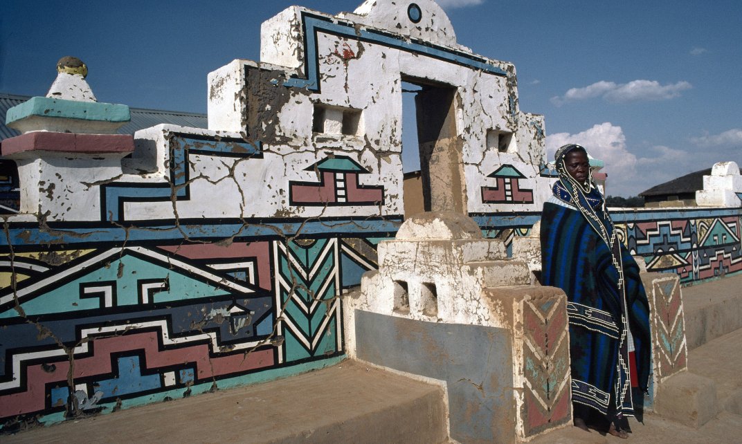 Een Zuid-Afrikaanse vrouw van de Ndebele Stam. (Foto: CC/Flickr.com | UNPHOTO)